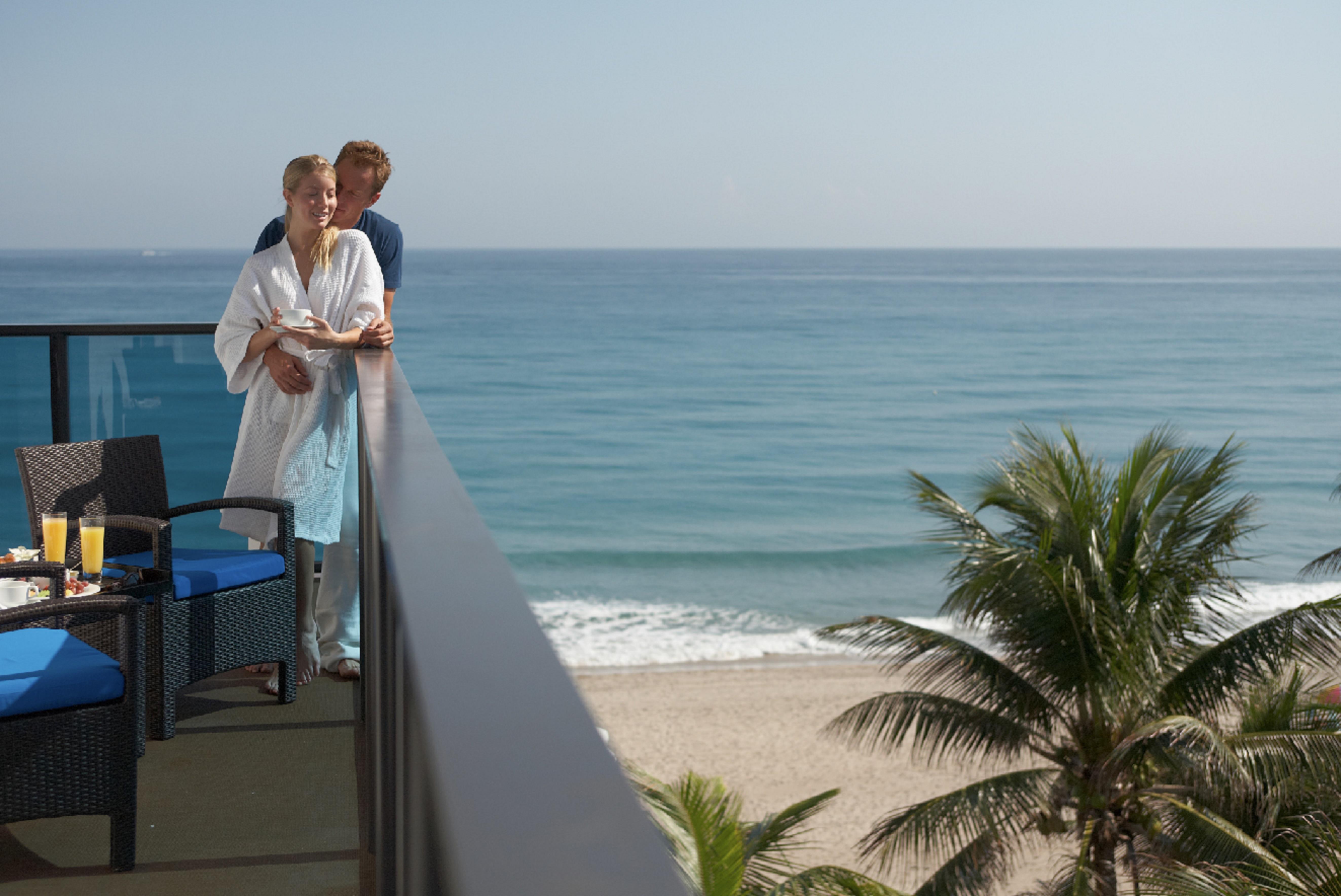 Tideline Palm Beach Ocean Resort And Spa Exterior photo