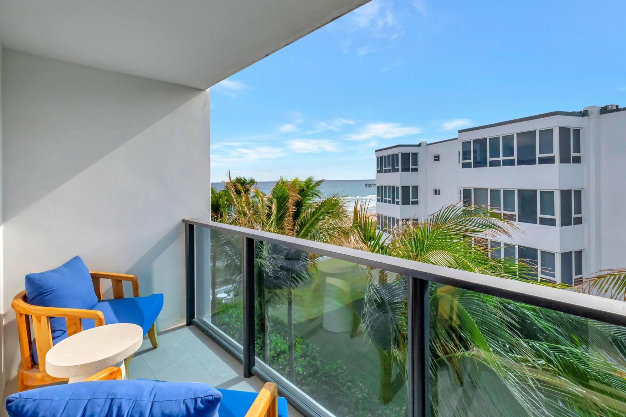 Tideline Palm Beach Ocean Resort And Spa Exterior photo