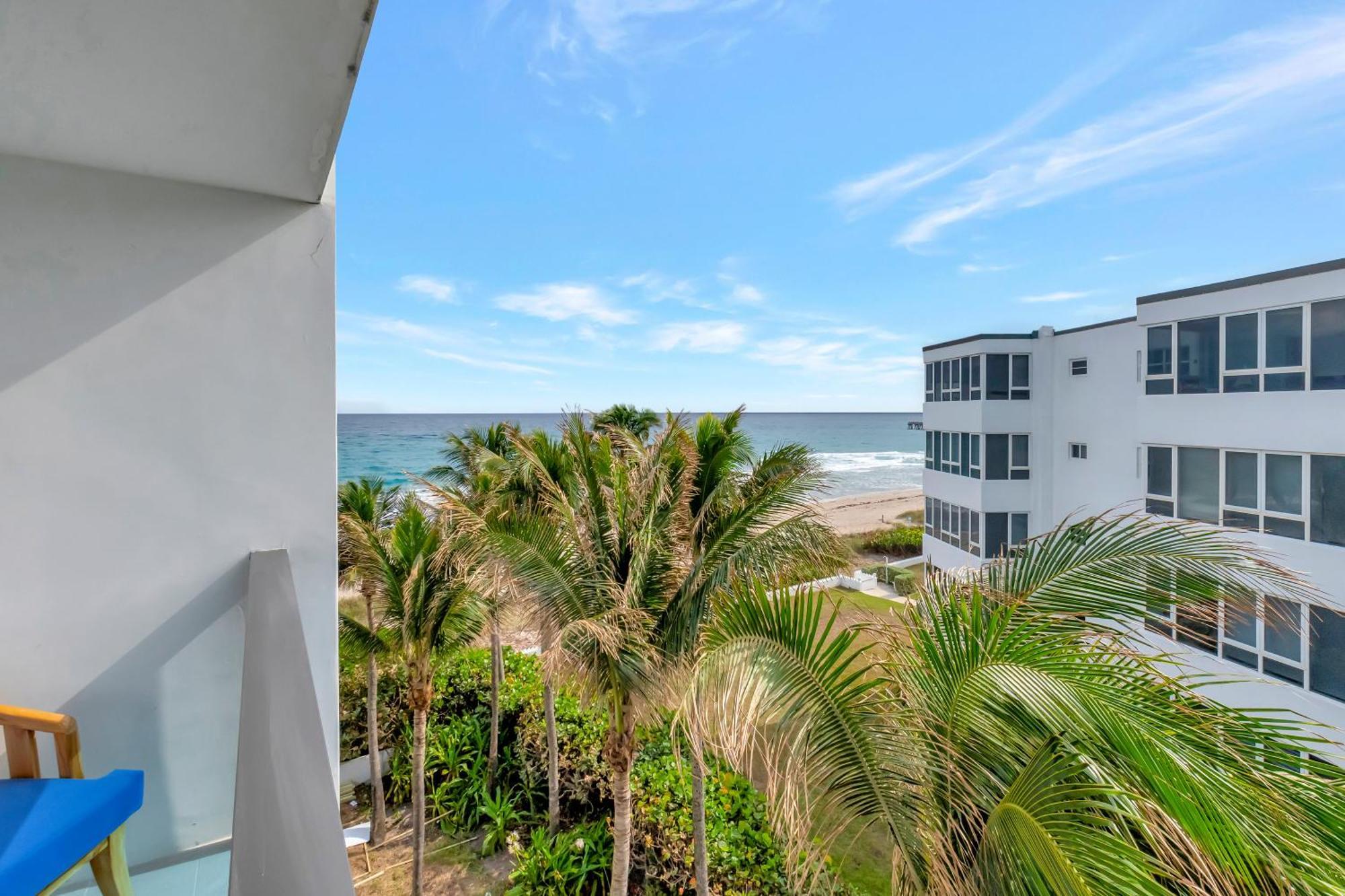 Tideline Palm Beach Ocean Resort And Spa Exterior photo