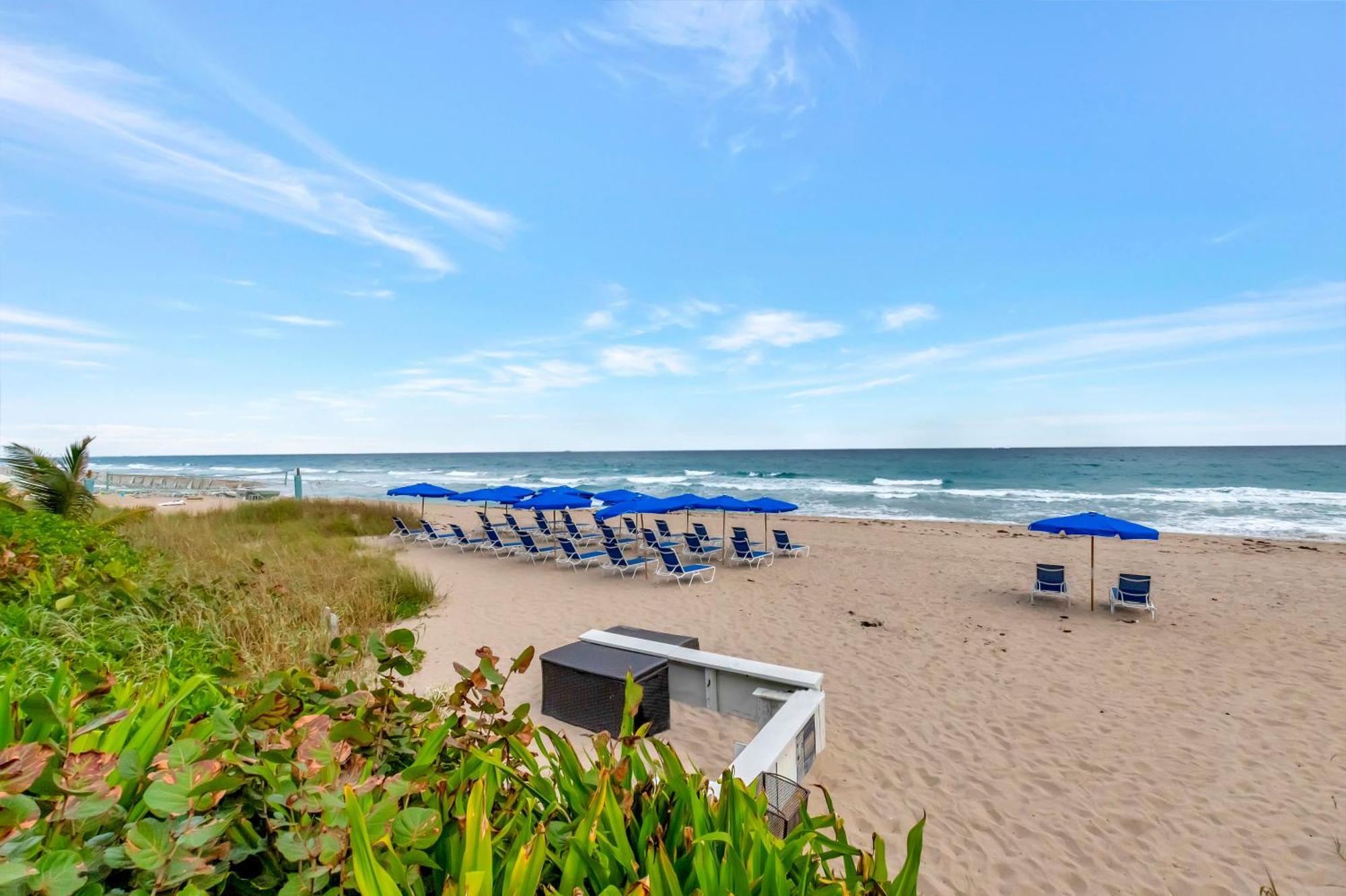 Tideline Palm Beach Ocean Resort And Spa Exterior photo