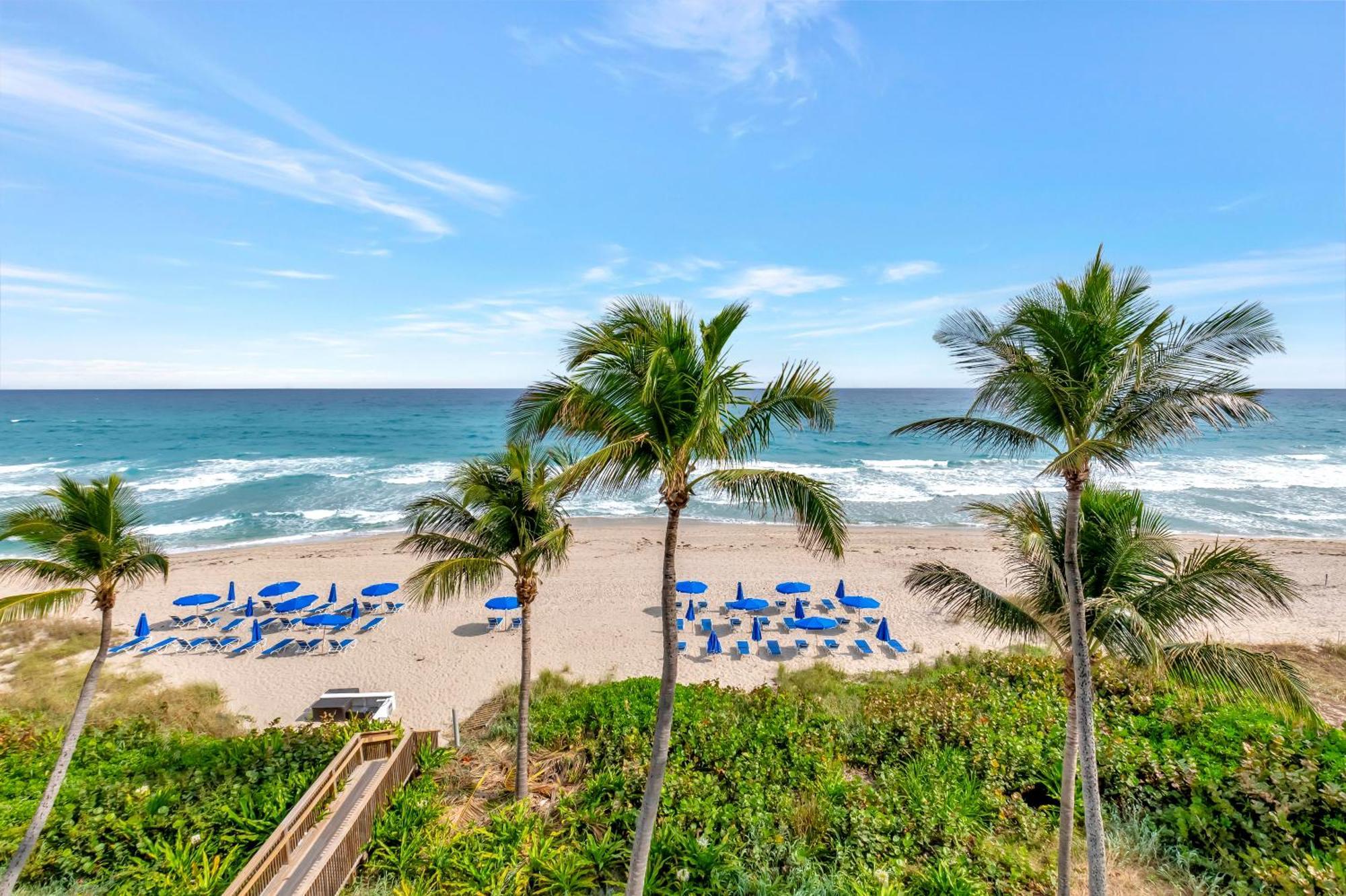 Tideline Palm Beach Ocean Resort And Spa Exterior photo