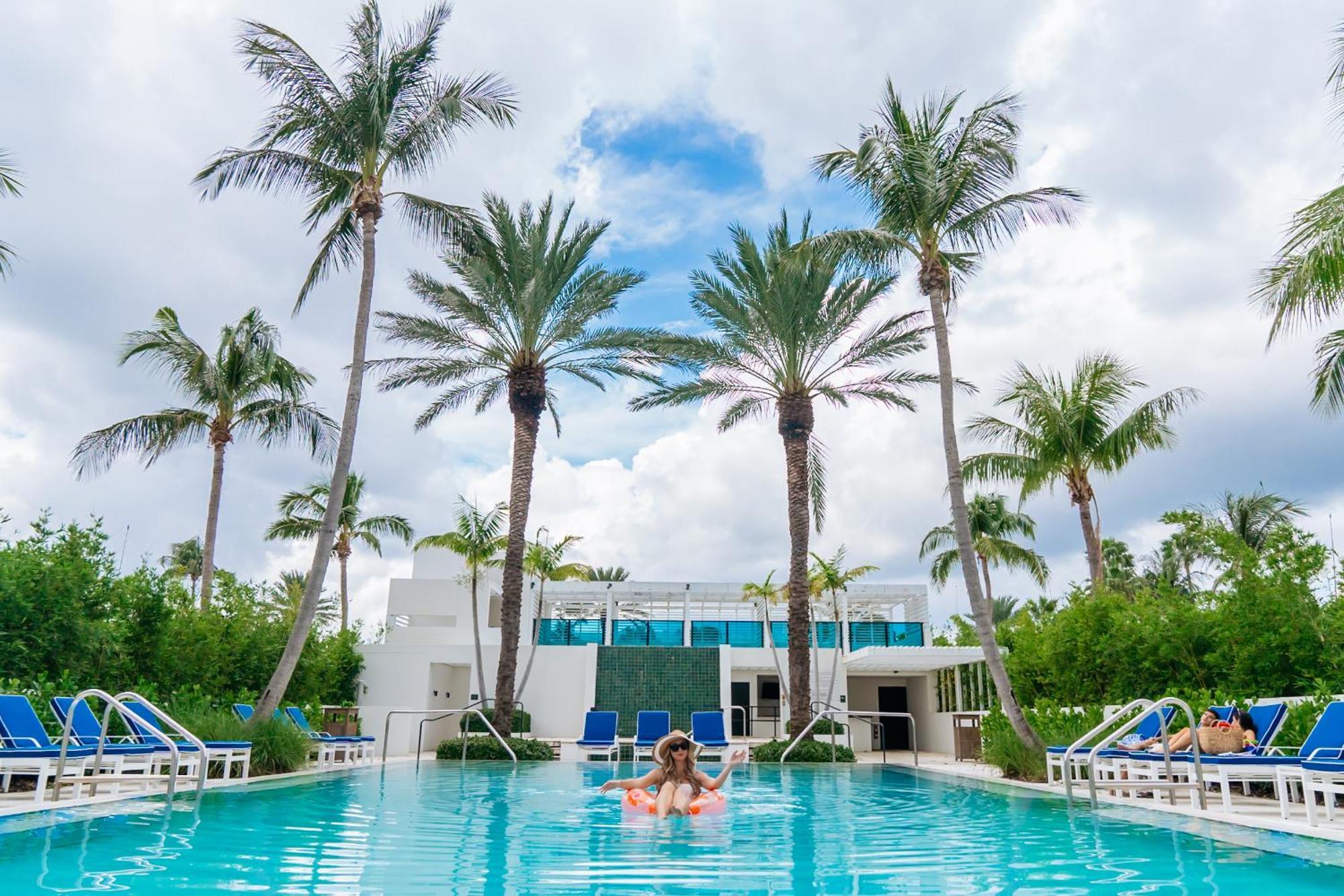 Tideline Palm Beach Ocean Resort And Spa Exterior photo